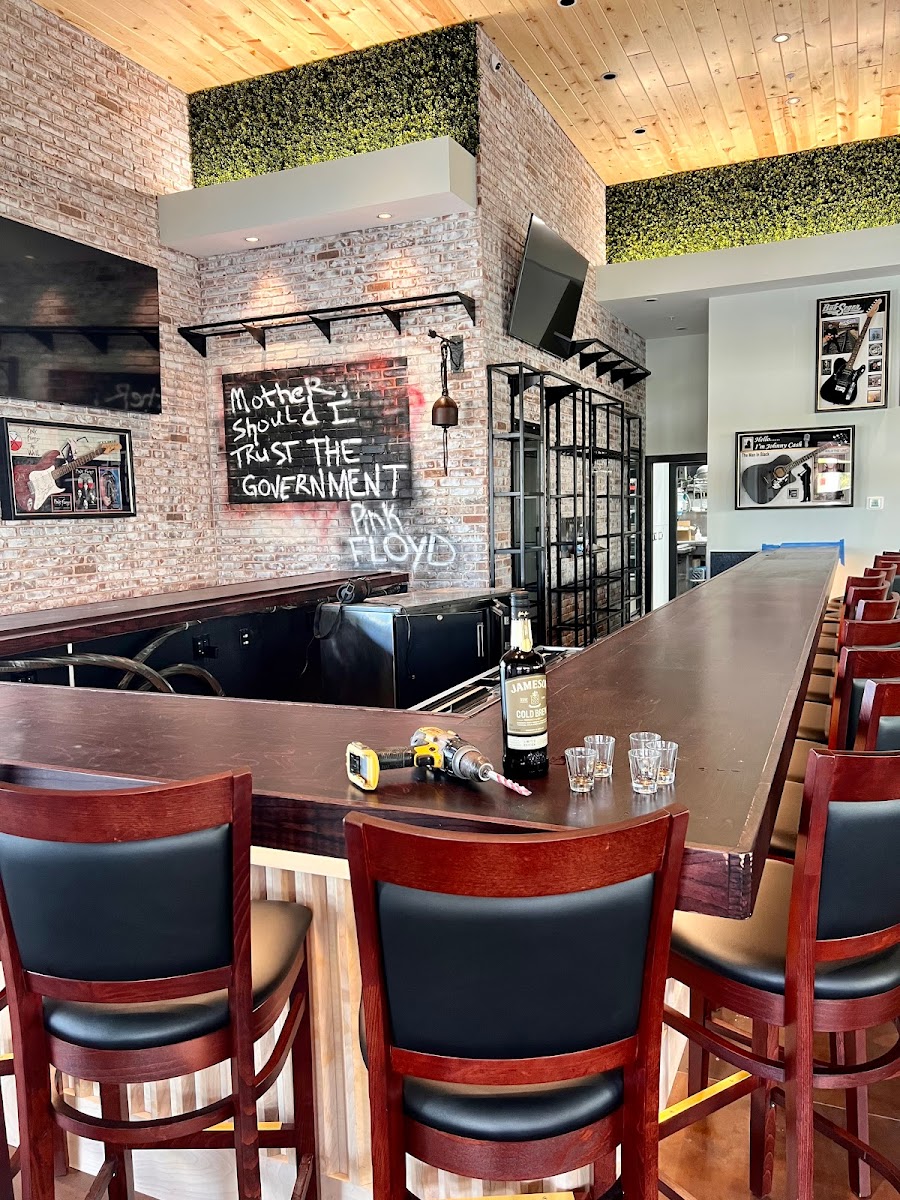 Zeppe's Tavern & Pizzeria
